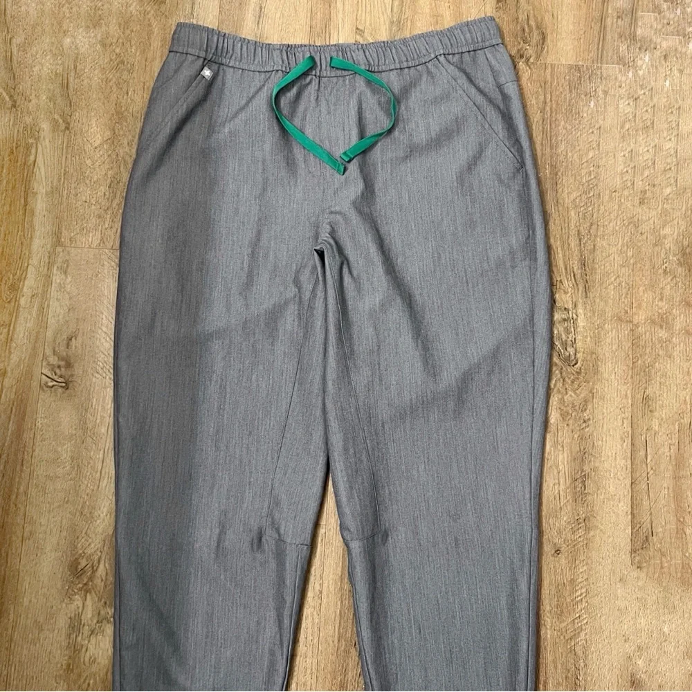 Tansen Jogger Scrub Pants Men's‎ Dark Gray with Green Drawstring Size Large